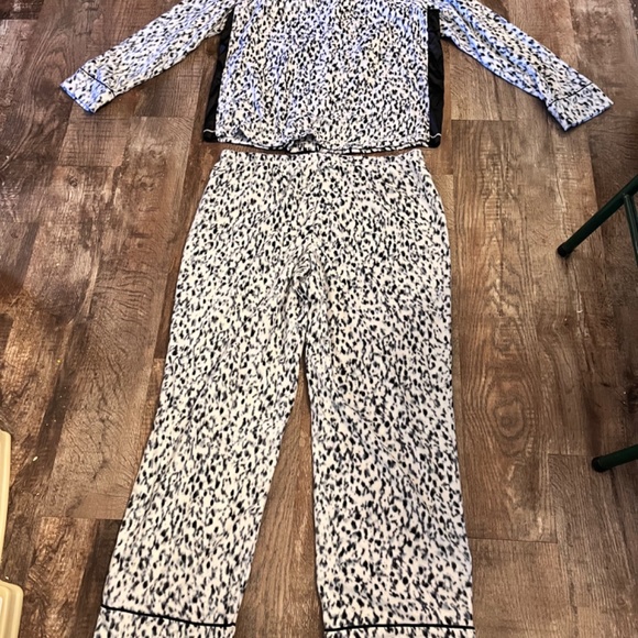 Simply Vera Wang pajamas cheetah print fleece fabric size XL - Picture 6 of 6
